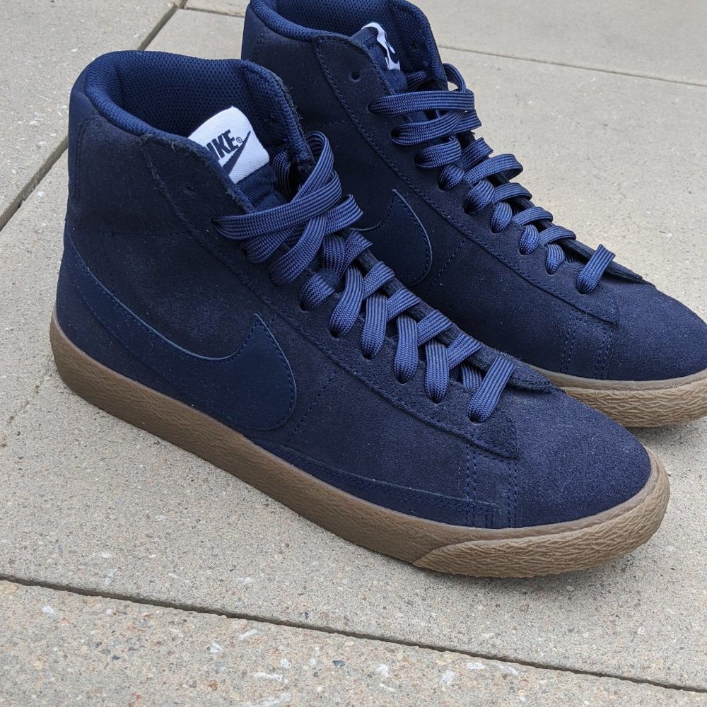 Nike Shoes - Picture 2 of 3